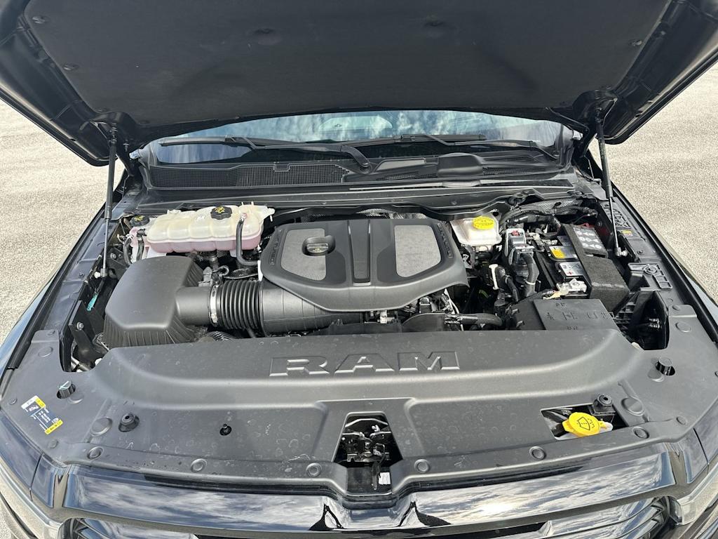 Thumbnail: 2025 RAM 1500 - 9
