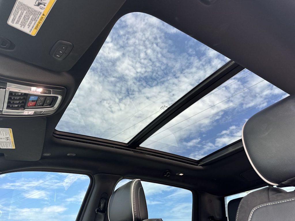 Thumbnail: 2025 RAM 1500 - 24