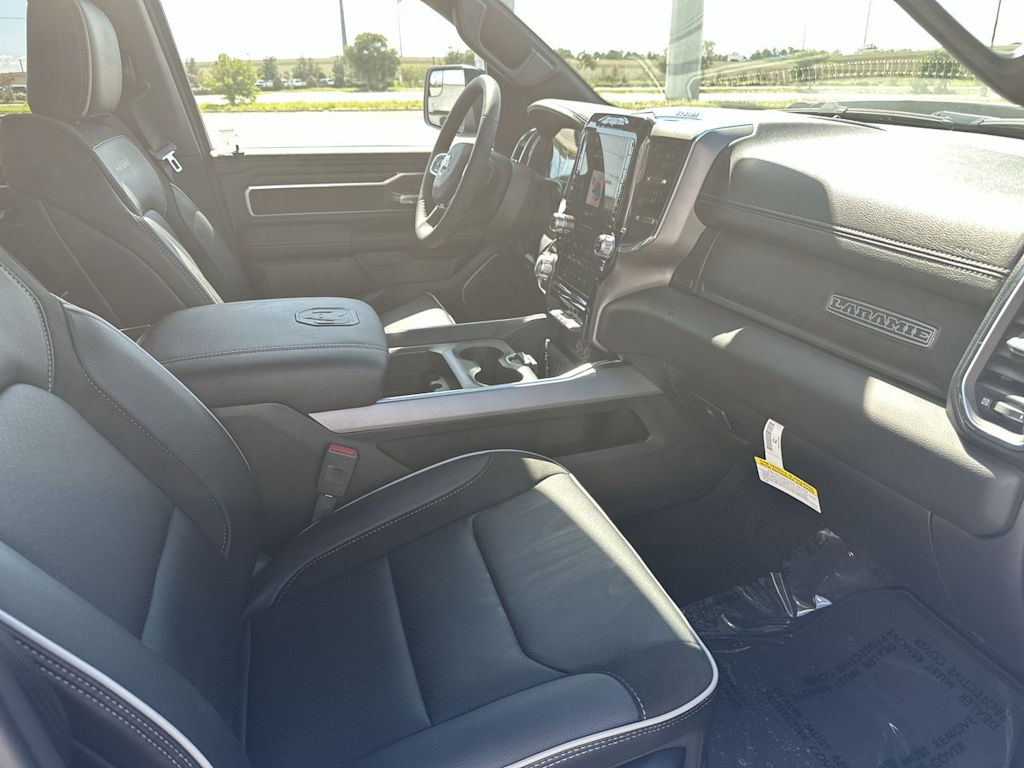 Thumbnail: 2026 RAM 1500 - 9