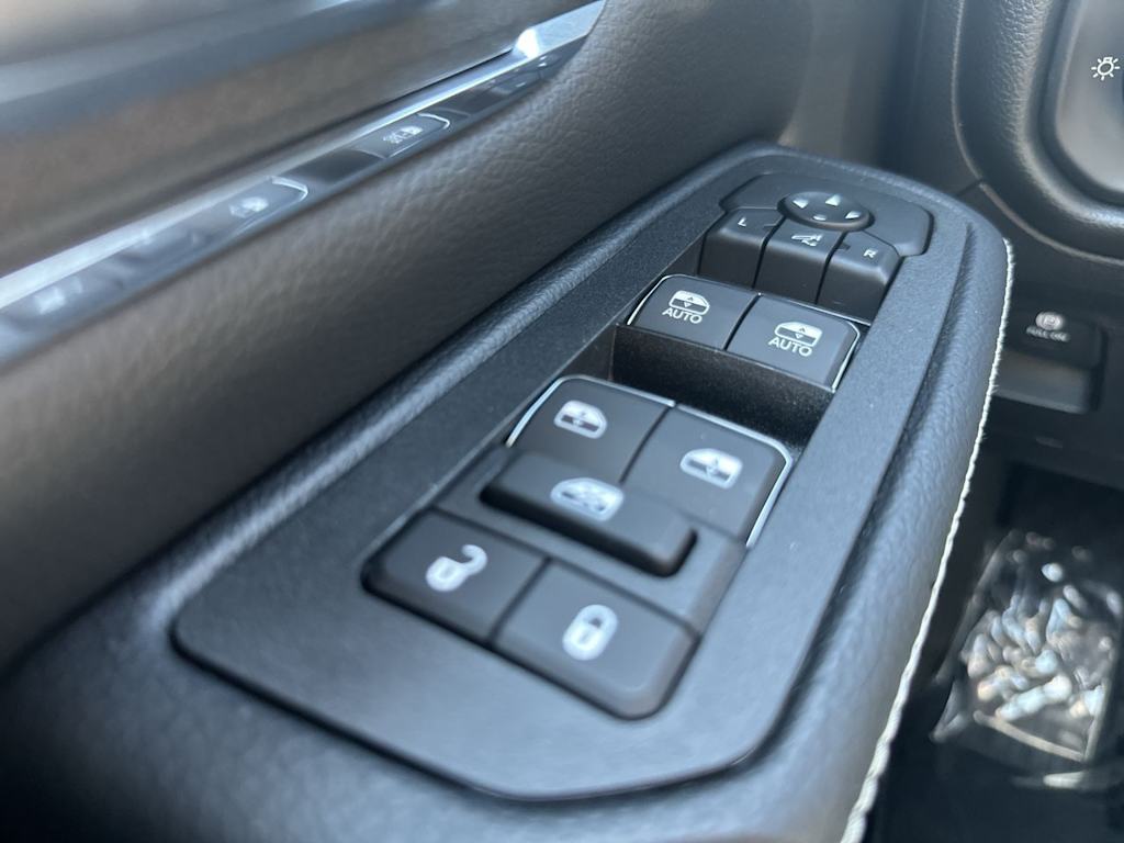 Thumbnail: 2026 RAM 1500 - 25