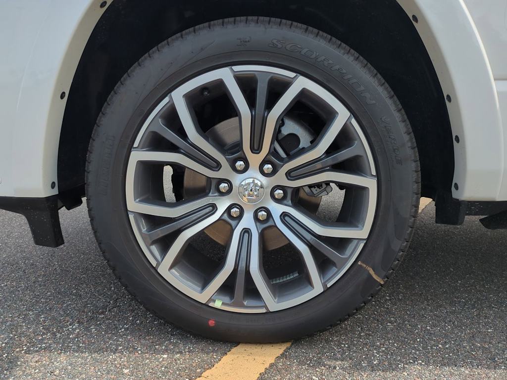 Thumbnail: 2026 RAM 1500 - 8