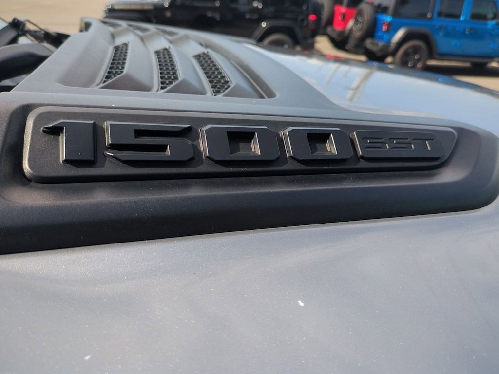 Thumbnail: 2025 RAM 1500 - 7