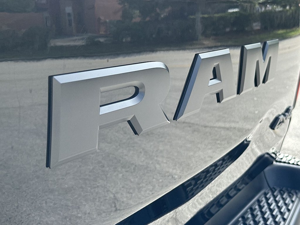 Thumbnail: 2025 RAM 1500 - 18