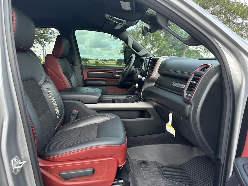 Thumbnail: 2025 RAM 1500 - 28