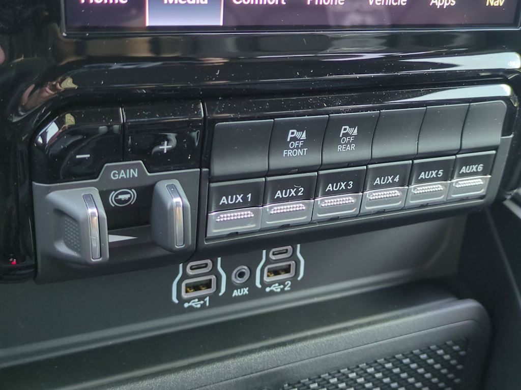 Thumbnail: 2026 RAM 1500 - 25