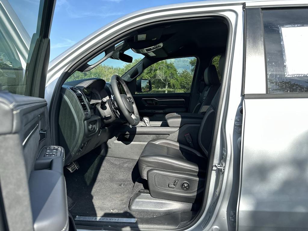Thumbnail: 2026 RAM 1500 - 9