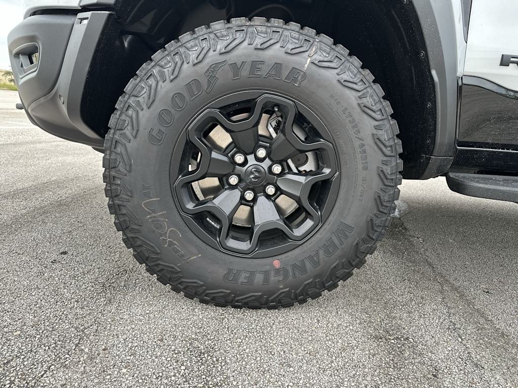 Thumbnail: 2026 RAM 1500 - 7