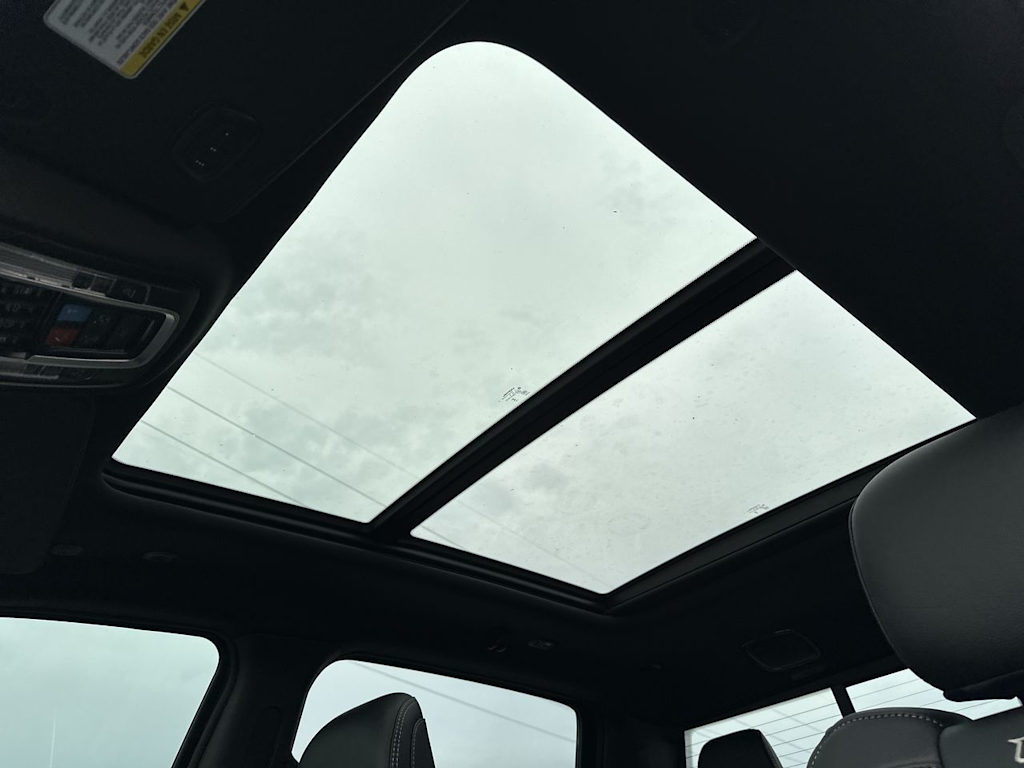 Thumbnail: 2026 RAM 1500 - 25