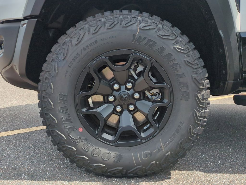 Thumbnail: 2026 RAM 1500 - 8