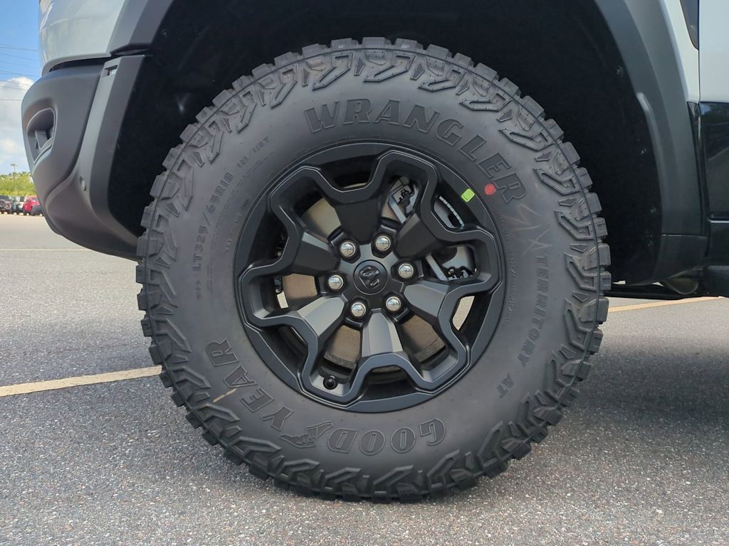 Thumbnail: 2026 RAM 1500 - 8