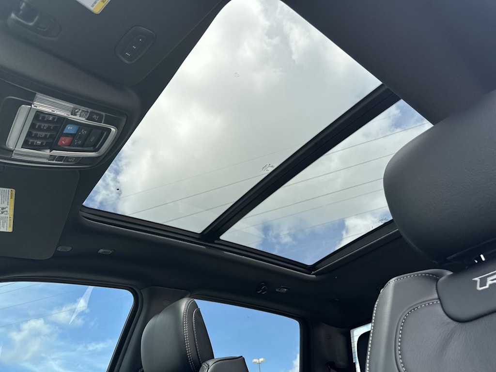Thumbnail: 2026 RAM 1500 - 27