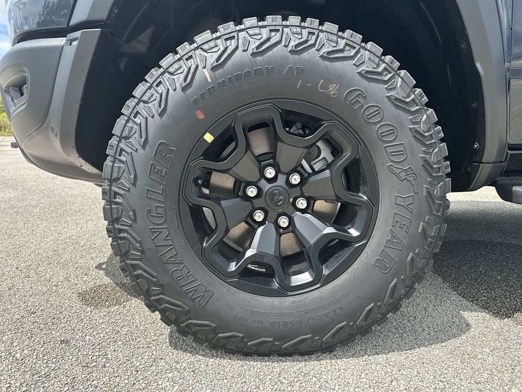 Thumbnail: 2026 RAM 1500 - 8