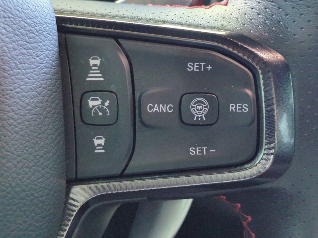 Thumbnail: 2025 RAM 1500 - 32