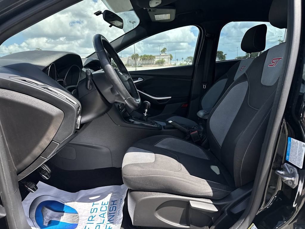 Thumbnail: 2015 Ford Focus - 10