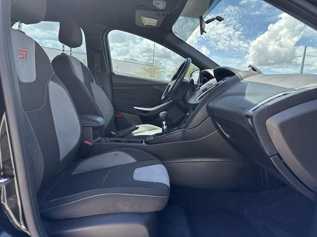 Thumbnail: 2015 Ford Focus - 11