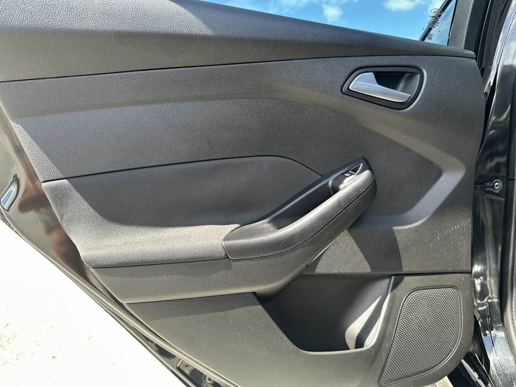 Thumbnail: 2015 Ford Focus - 23