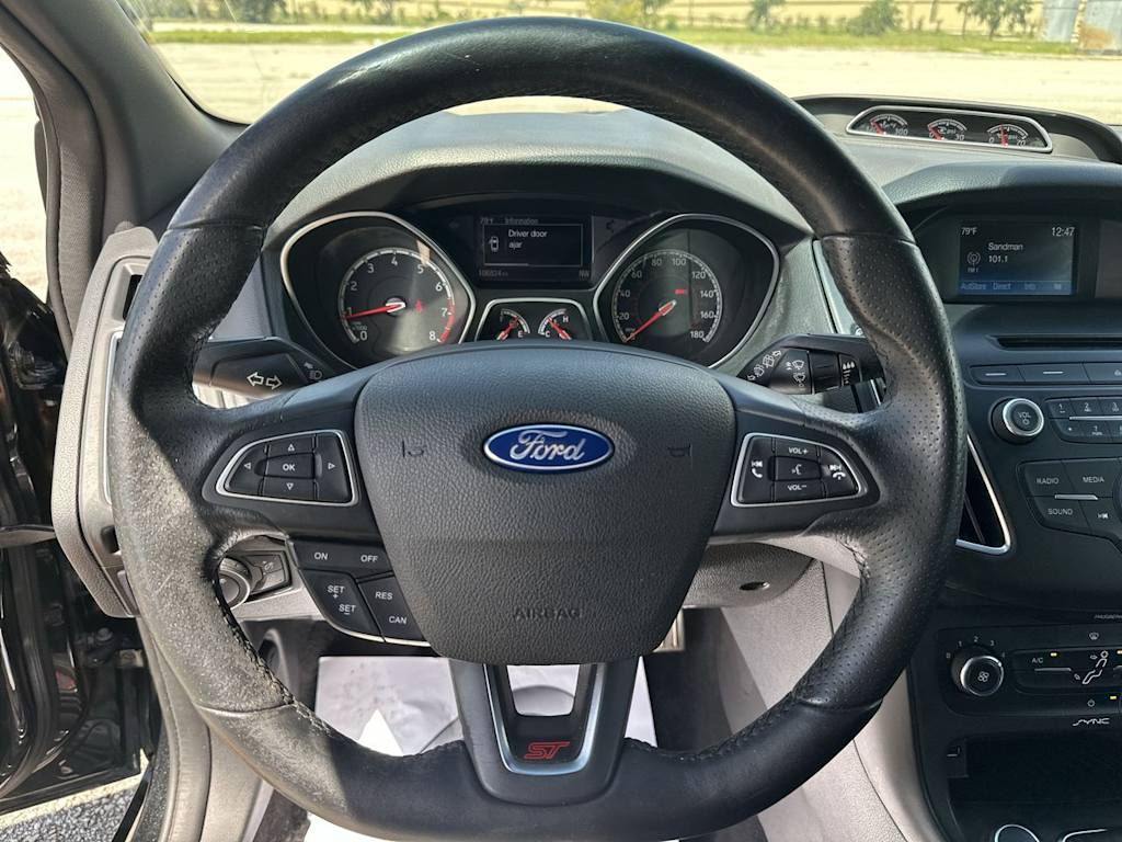 Thumbnail: 2015 Ford Focus - 2