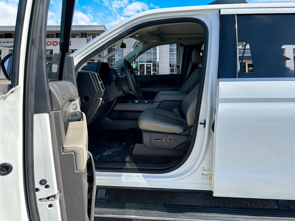 Thumbnail: 2021 Ford Expedition MAX - 18