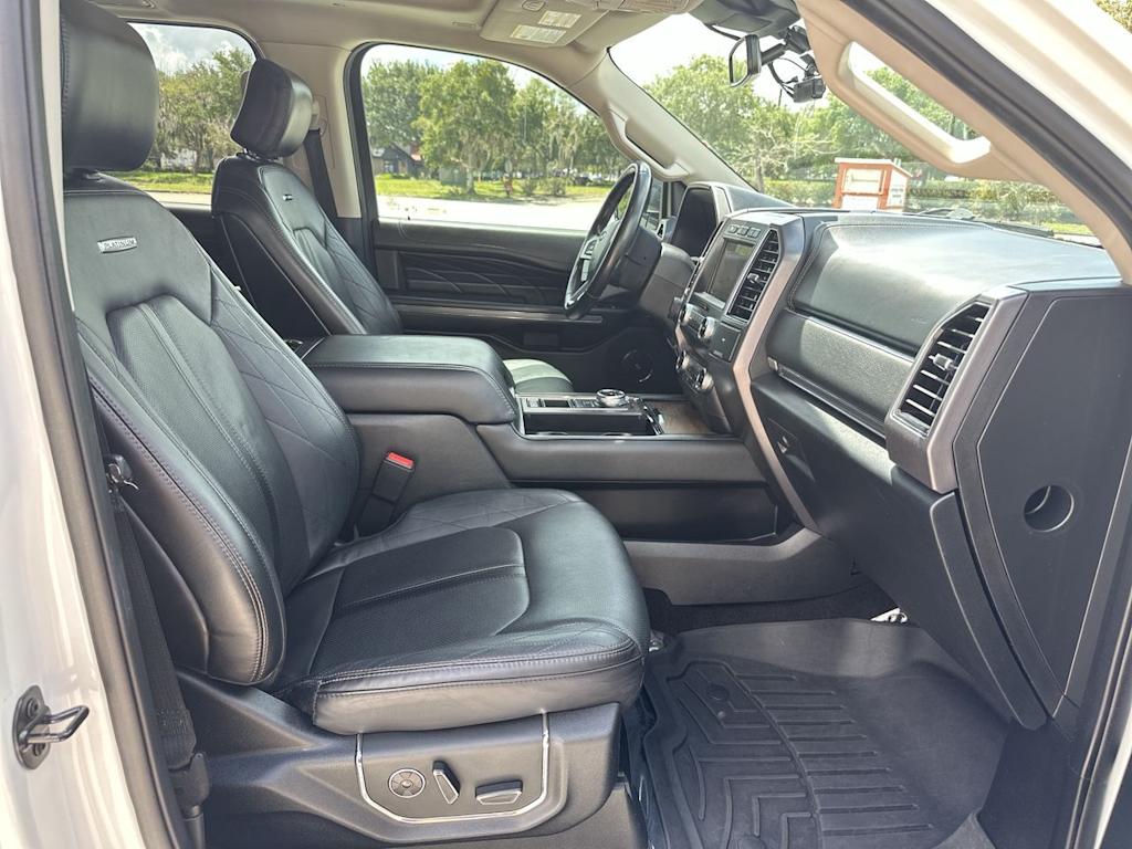 Thumbnail: 2020 Ford Expedition - 32