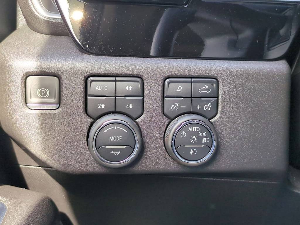 Thumbnail: 2024 Chevrolet Silverado 2500 - 25