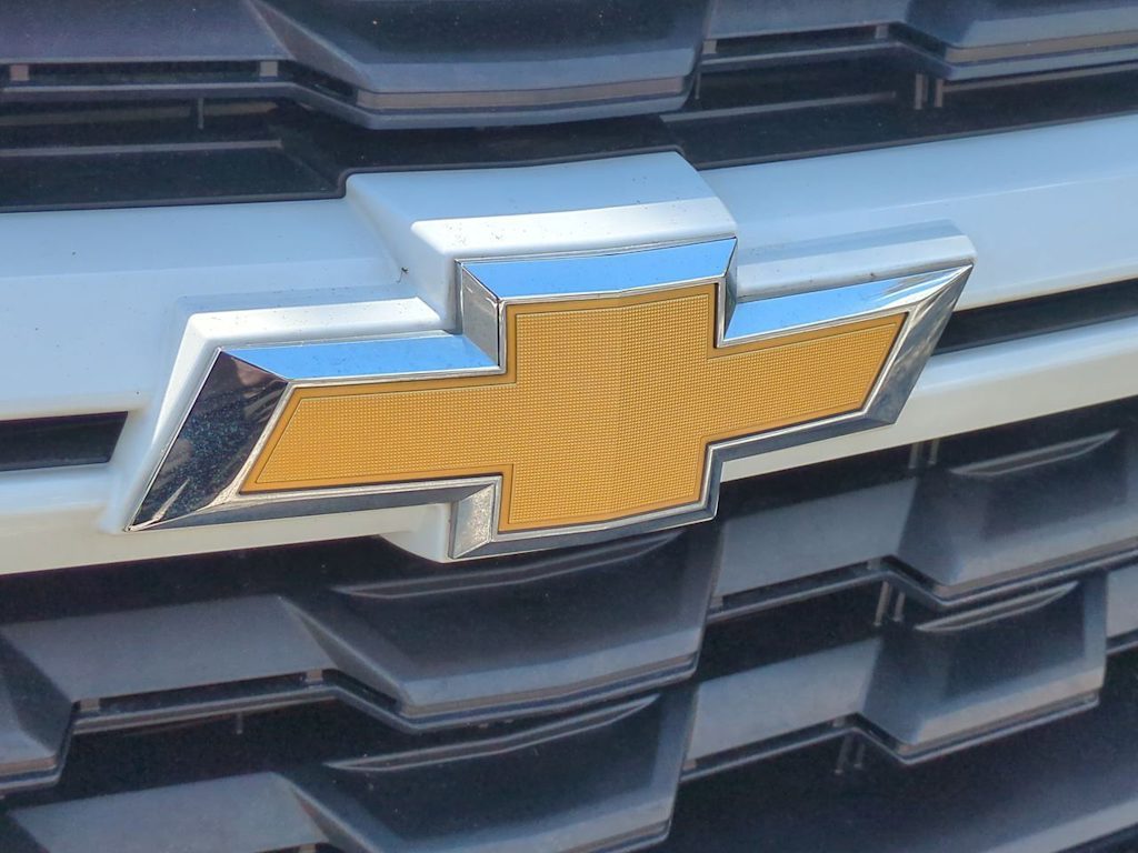 Thumbnail: 2022 Chevrolet Colorado - 23