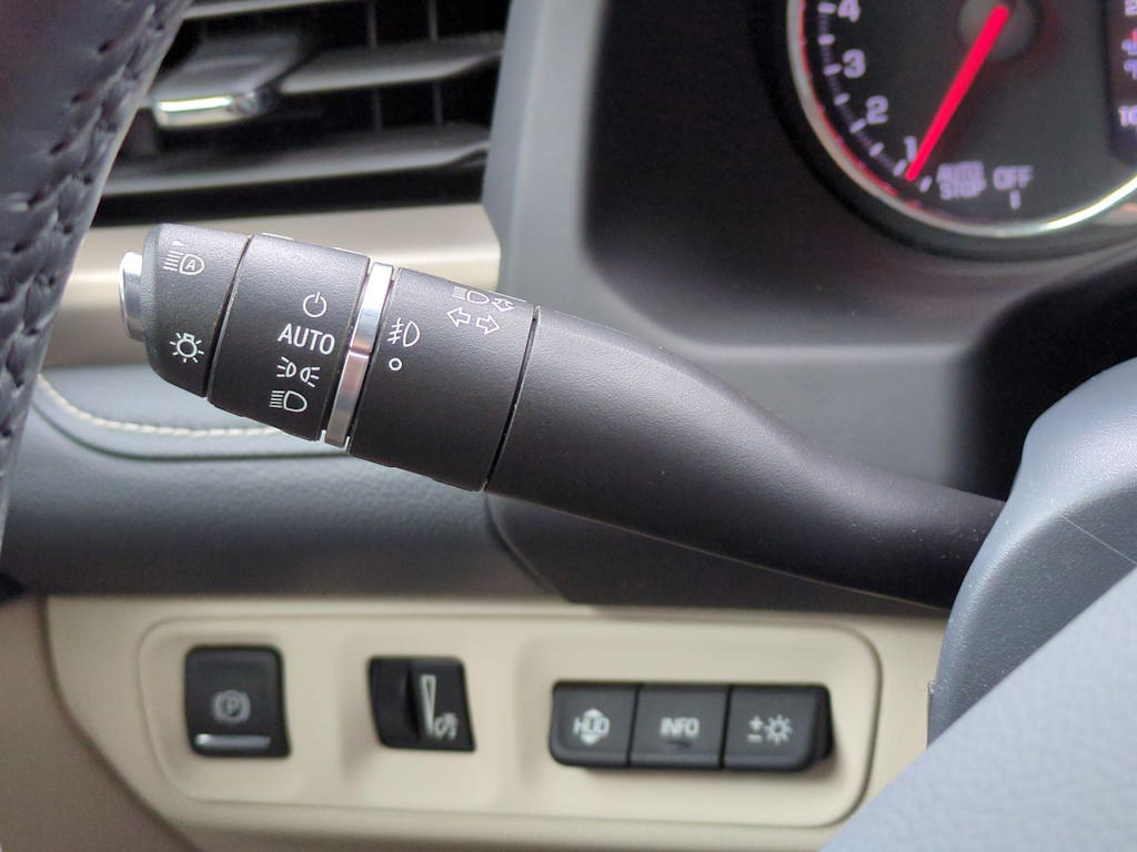 Thumbnail: 2022 GMC Acadia - 31