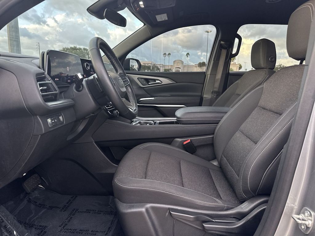 Thumbnail: 2024 Chevrolet Traverse - 10