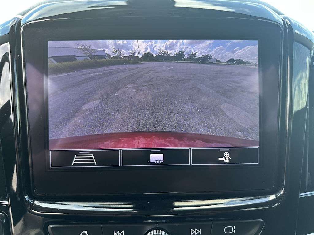 Thumbnail: 2020 Chevrolet Traverse - 14