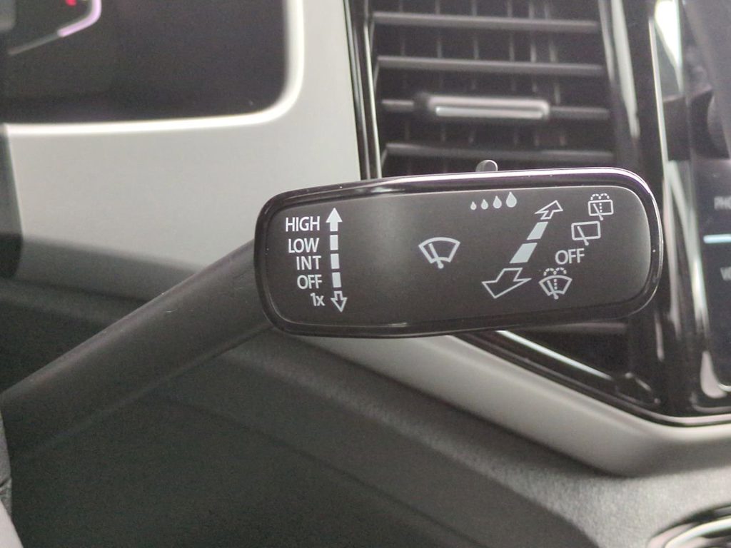 Thumbnail: 2023 Volkswagen Atlas - 32