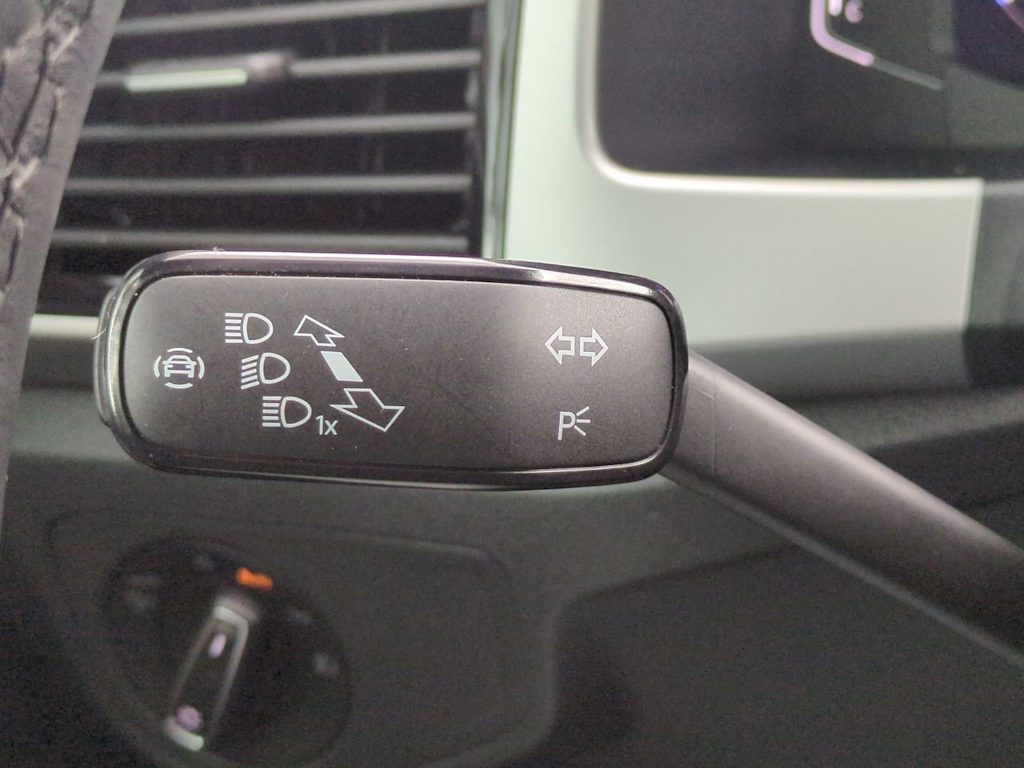 Thumbnail: 2023 Volkswagen Atlas - 33