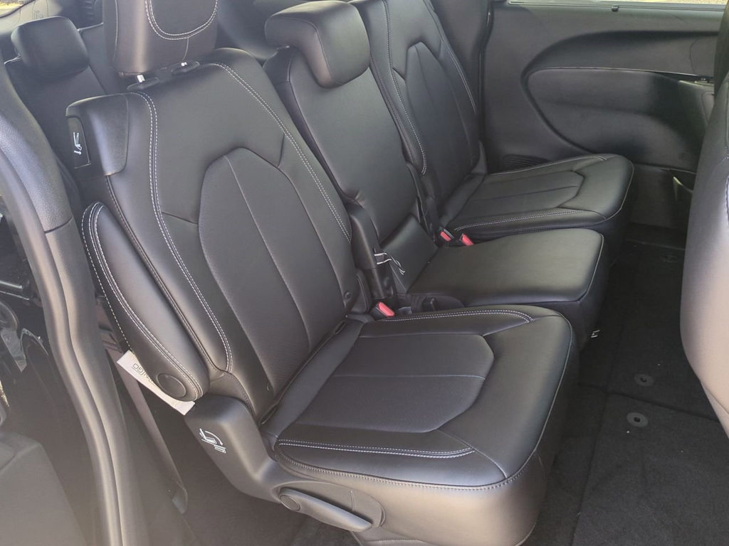 Thumbnail: 2026 Chrysler Pacifica - 28