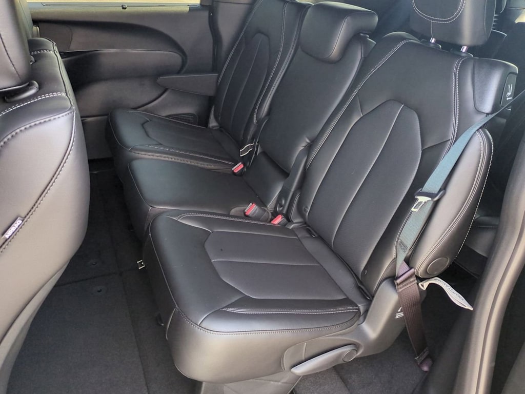 Thumbnail: 2026 Chrysler Pacifica - 27