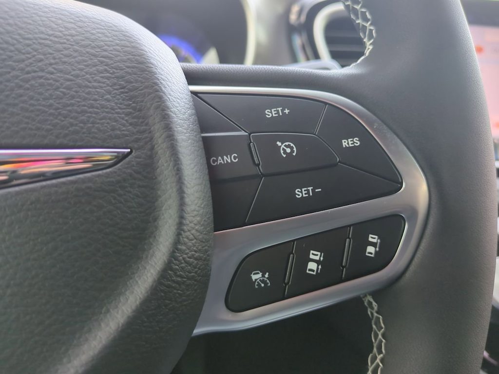 Thumbnail: 2026 Chrysler Pacifica - 30