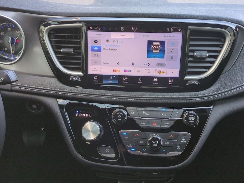 Thumbnail: 2026 Chrysler Pacifica - 15