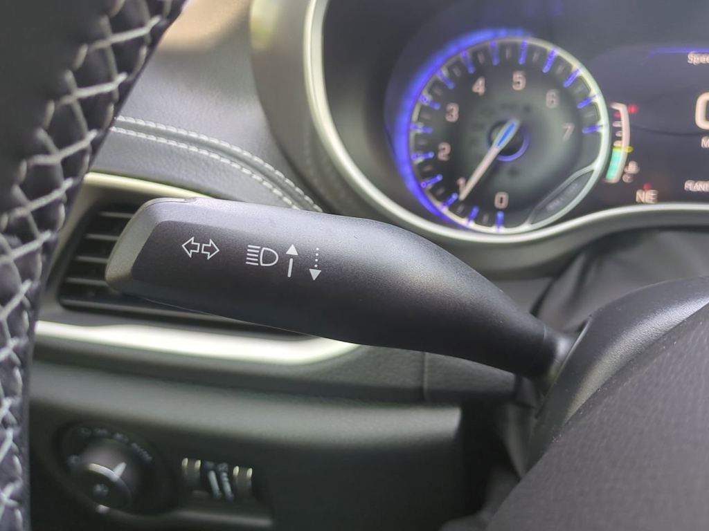 Thumbnail: 2026 Chrysler Pacifica - 16