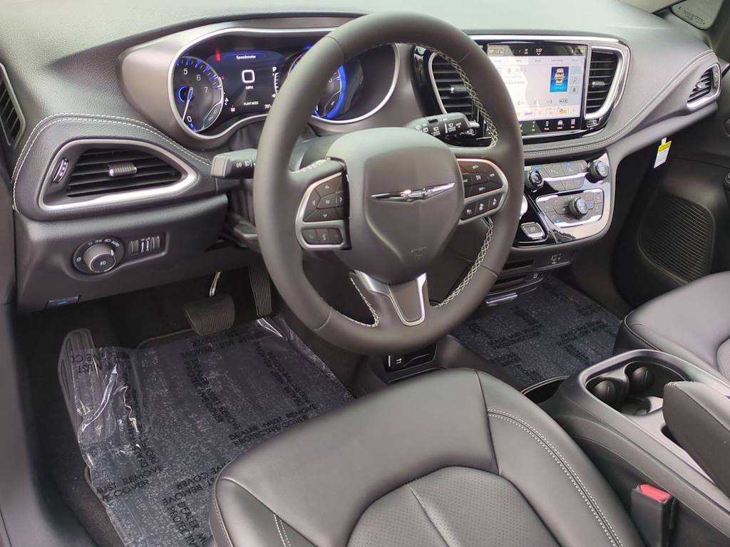 Thumbnail: 2026 Chrysler Pacifica - 2