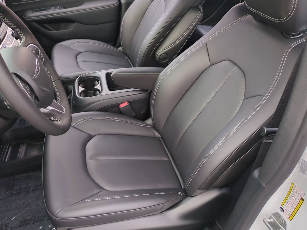 Thumbnail: 2026 Chrysler Pacifica - 11