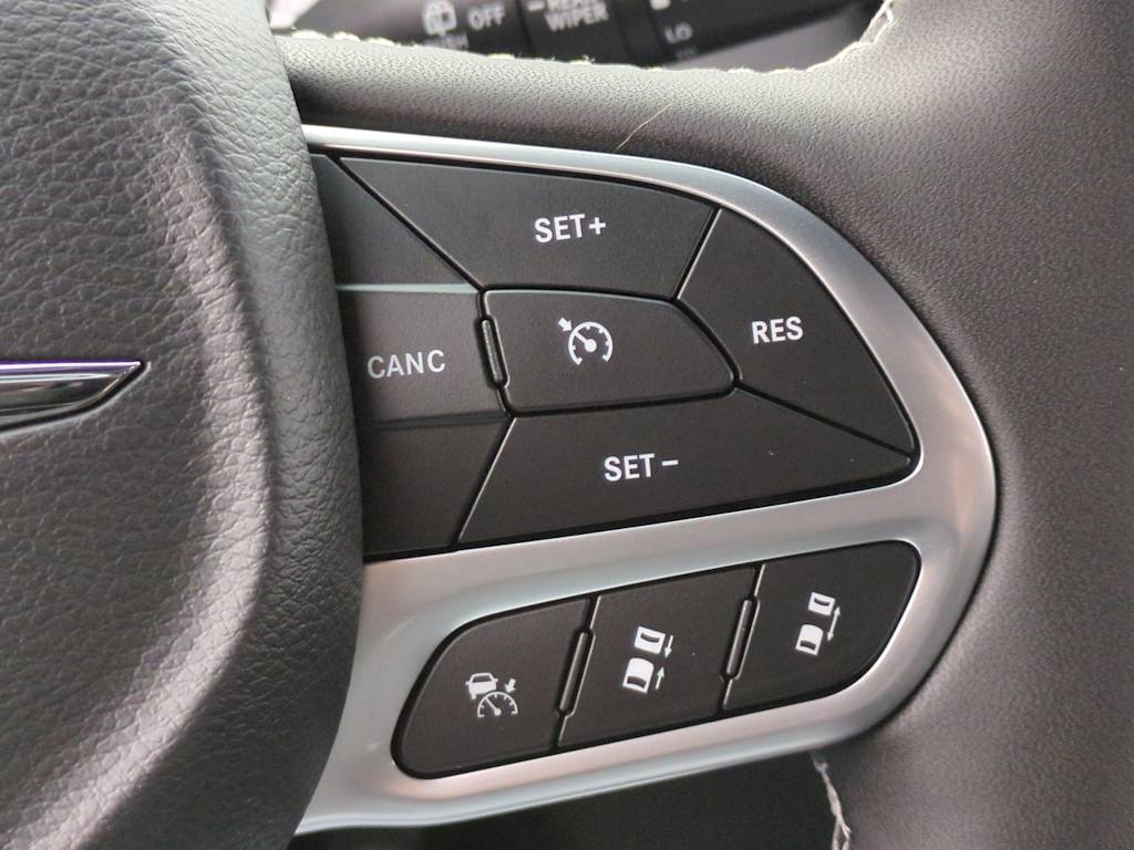 Thumbnail: 2026 Chrysler Pacifica - 29