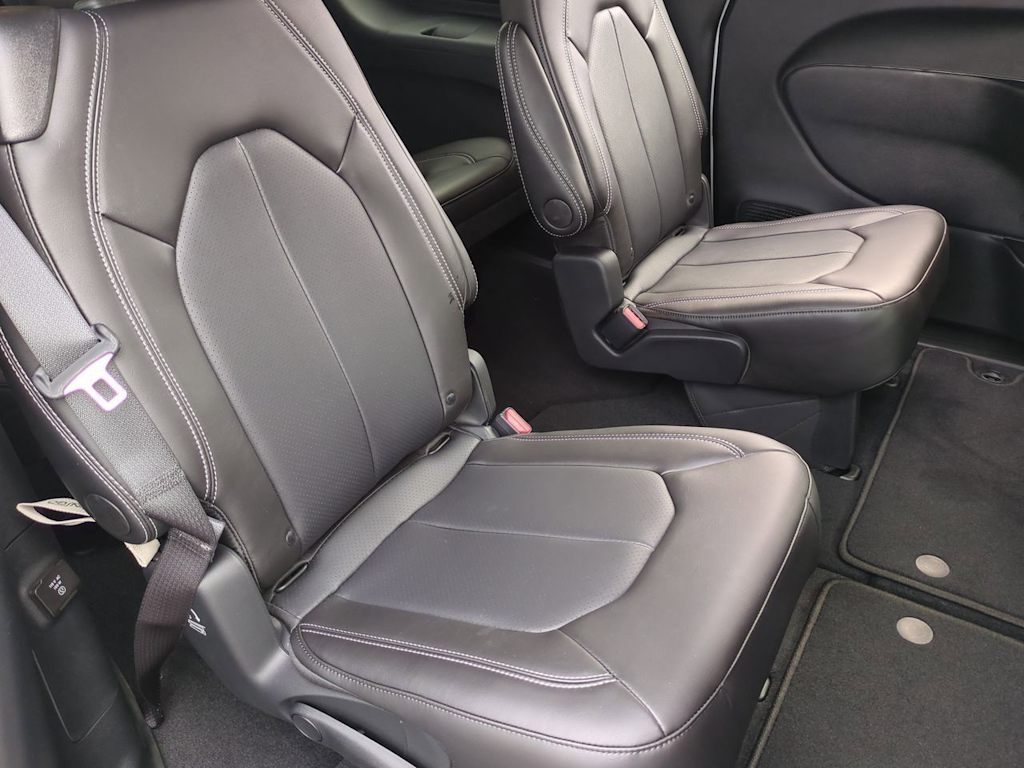 Thumbnail: 2026 Chrysler Pacifica - 12