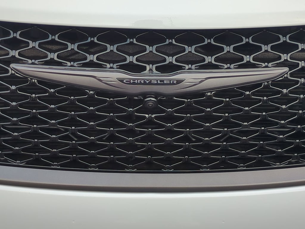 Thumbnail: 2026 Chrysler Pacifica - 18