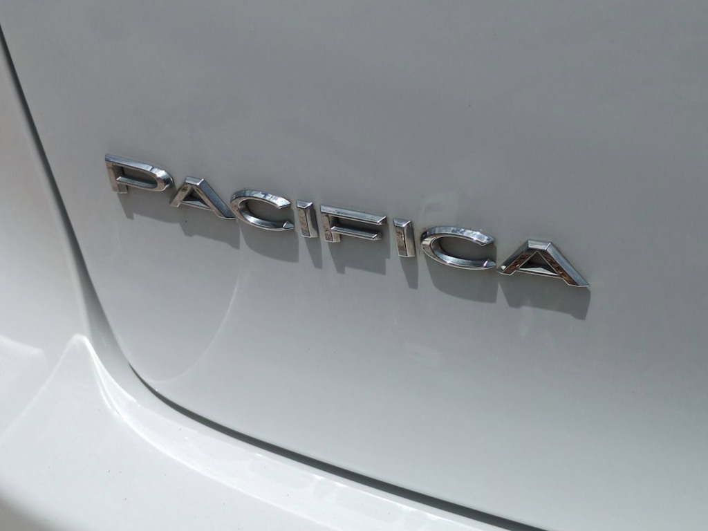 Thumbnail: 2023 Chrysler Pacifica - 24