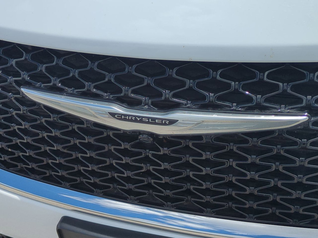 Thumbnail: 2023 Chrysler Pacifica - 7
