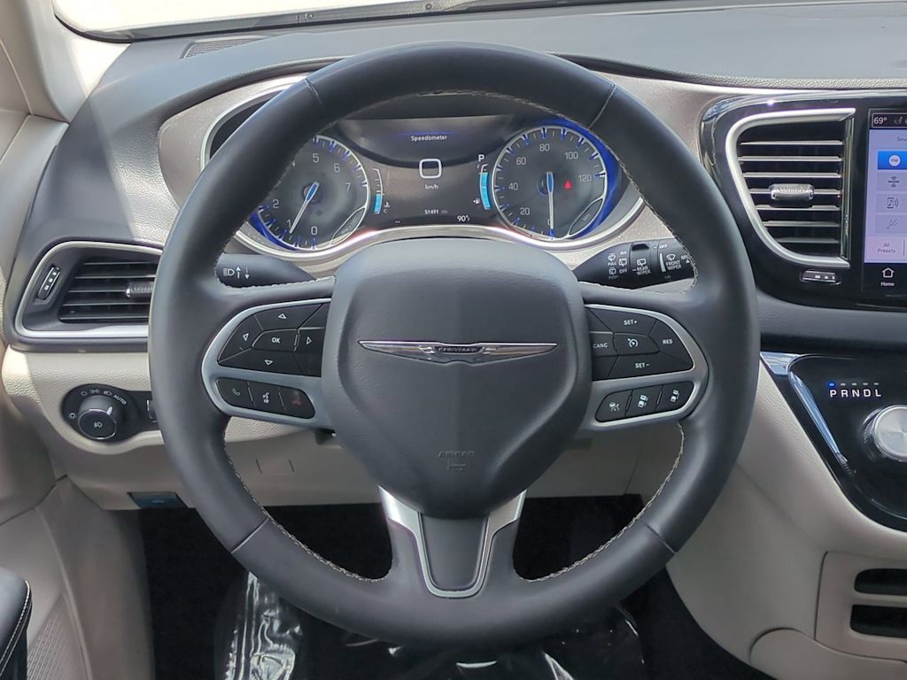 Thumbnail: 2023 Chrysler Pacifica - 14