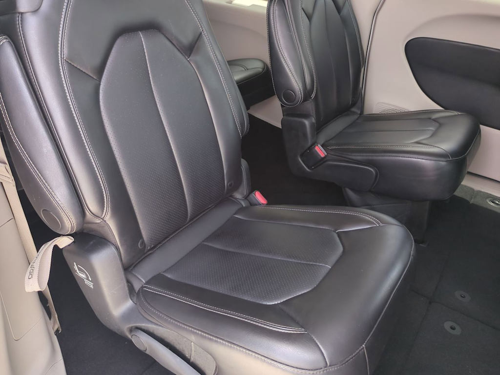 Thumbnail: 2023 Chrysler Pacifica - 12