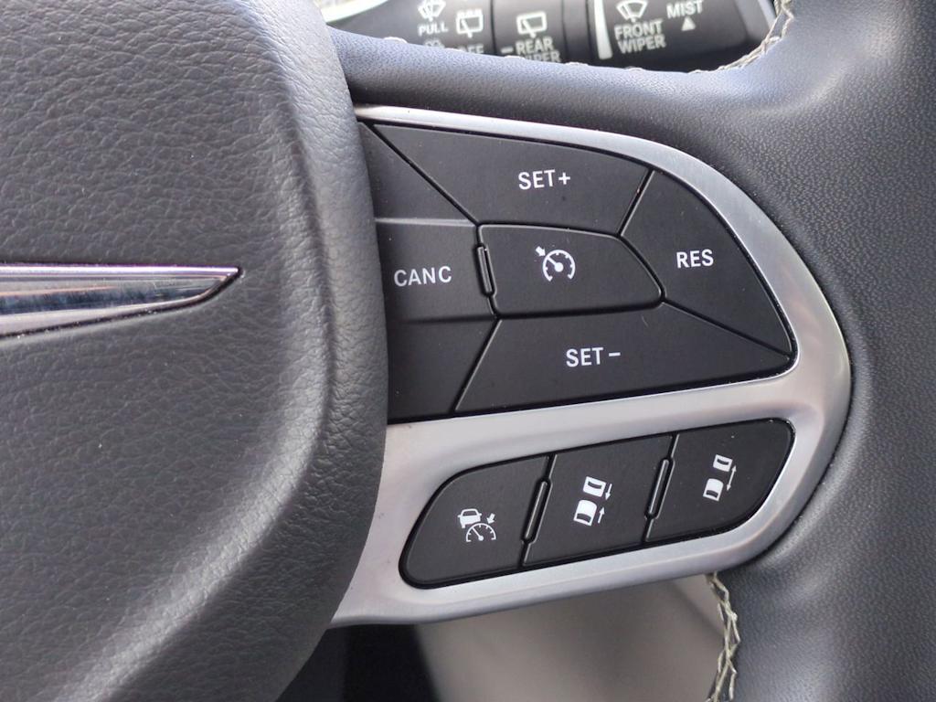 Thumbnail: 2023 Chrysler Pacifica - 29