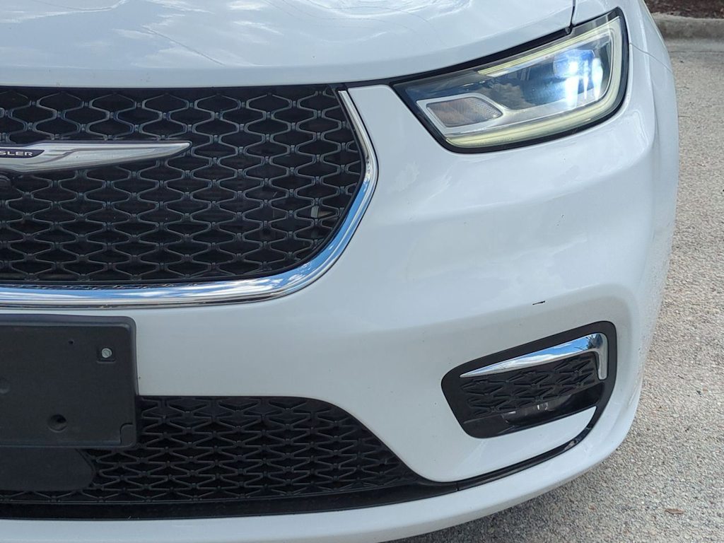 Thumbnail: 2023 Chrysler Pacifica - 23