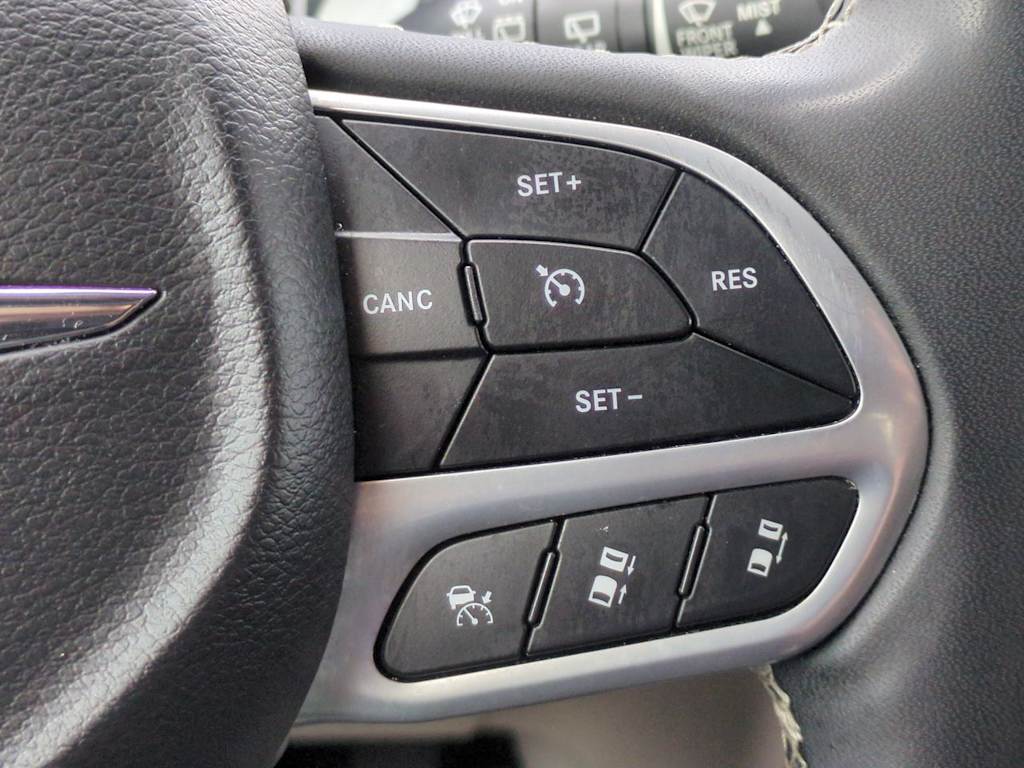 Thumbnail: 2023 Chrysler Pacifica - 29