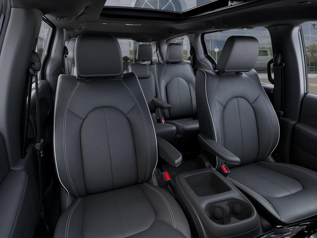 Thumbnail: 2025 Chrysler Pacifica - 5