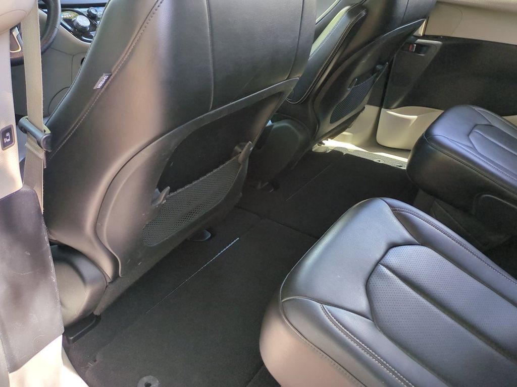 Thumbnail: 2020 Chrysler Voyager - 12