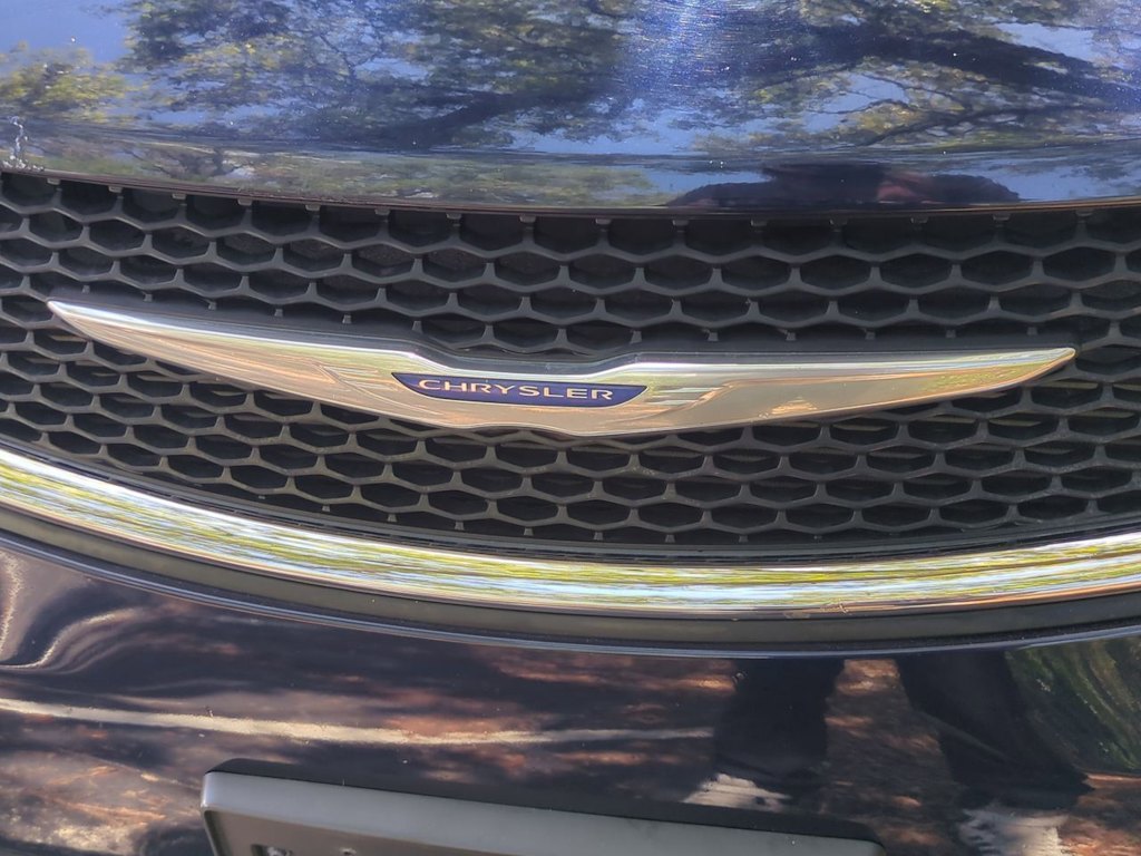 Thumbnail: 2020 Chrysler Voyager - 26